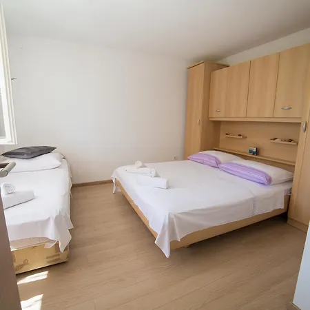 Apartment Andrea Supetar